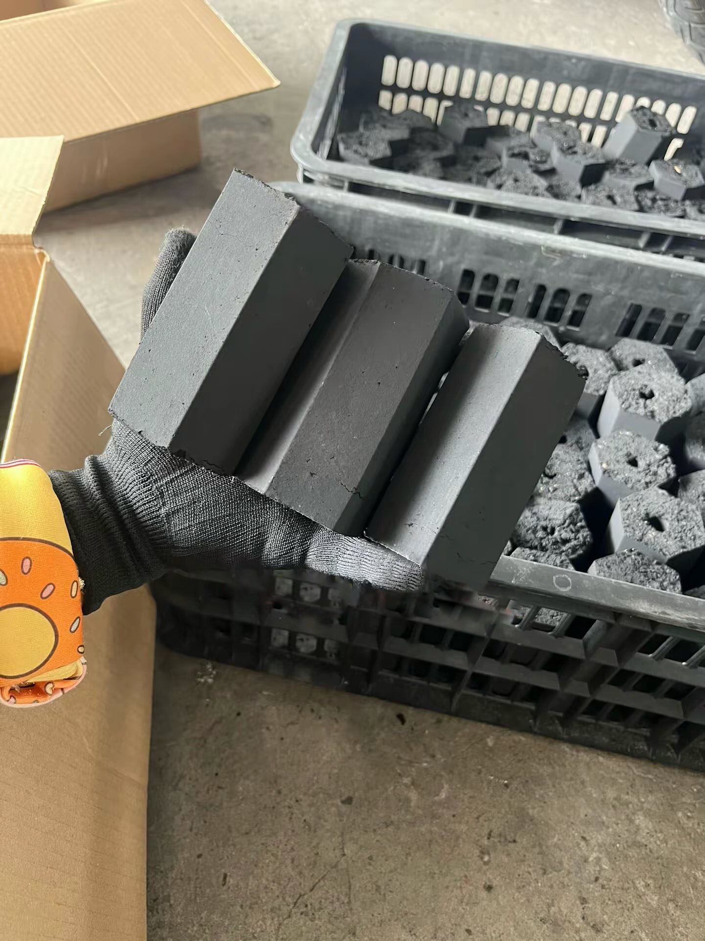 Mangrove charcoal raw material